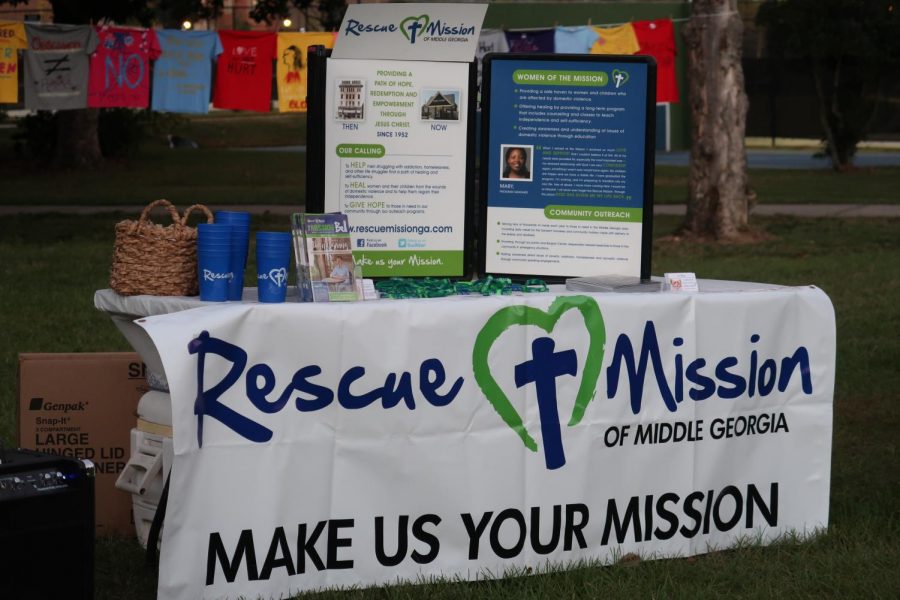 Rescue Mission of Middle Georgia partnered with Crisis Line & Safe House of Central Georgia to honor victims of domestic violence and their families, celebrate the successes of survivors and announce the community’s commitment to ending domestic violence. 