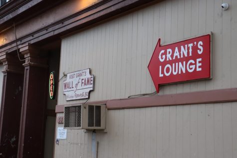 Entrance of Grants Lounge at 576 Poplar Street.