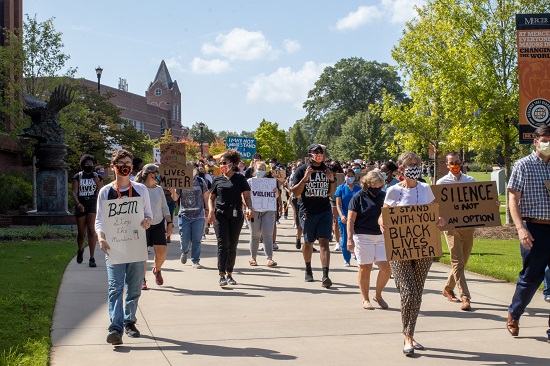 Mercer turnout was high for the campuss first official social justice march. Many  created handwritten signs for the event.