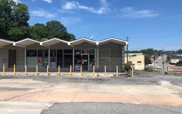 The Summit Group wants to tear down this 1956 Handy Andy store and build a new convenience store at Forsyth and Monroe streets. 