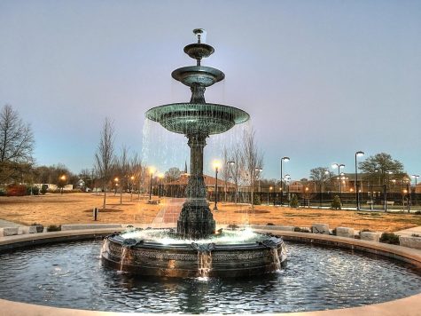 The fountain at Tattnall Square Park 