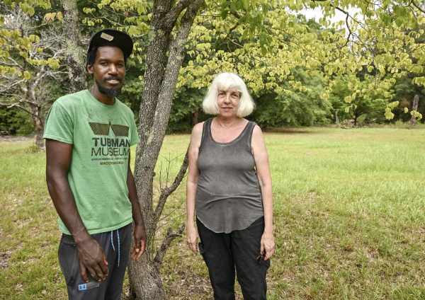 Rodney Mason and Jill Neimark share an interest in repatriating culturally important plants, classic cultivars that have largely vanished from American gardens and diets. 